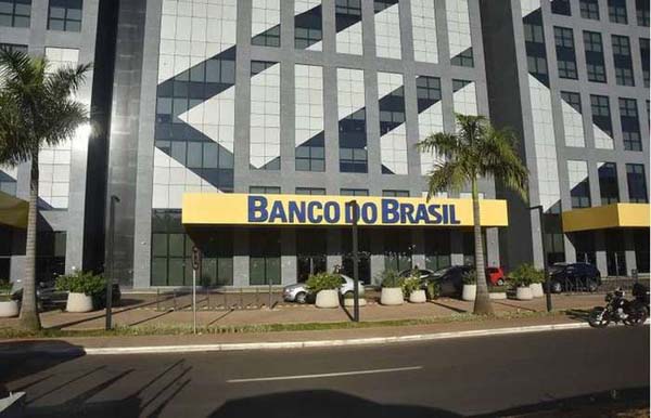 Bancos acompanham o BC e reduzem juros dos empréstimos