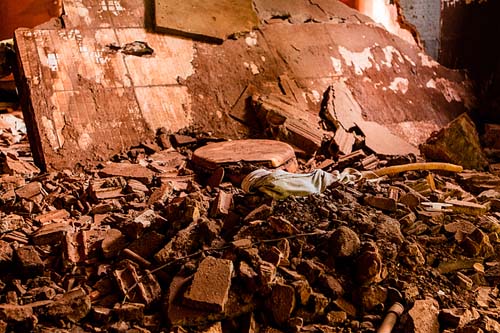 Samarco retoma atividades em Mariana sem dar conta do legado de destruição