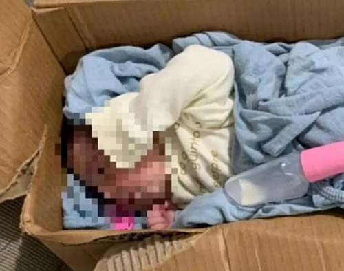 Bebê é abandonada em caixa com carta da mãe: 