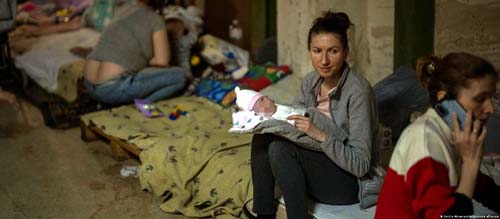 Os bebês da guerra nascidos em porões e bunkers na Ucrânia