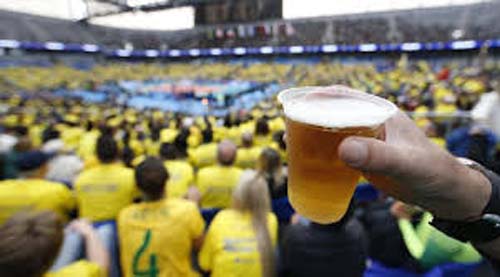 Promotorias oferecem representação contra lei que libera bebida em estádios