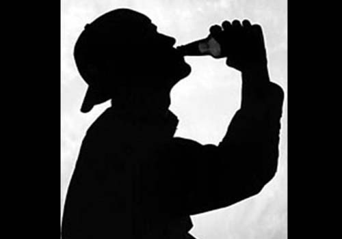 Abuso de álcool por jovens faz médicos pedirem restrições a propaganda de bebidas