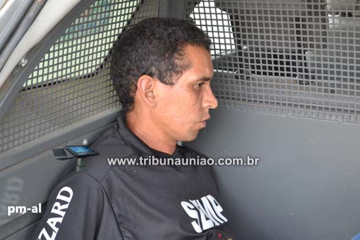 Técnico em aparelhos celulares é preso em Messias acusado de estuprar enteada de 12 anos em Murici