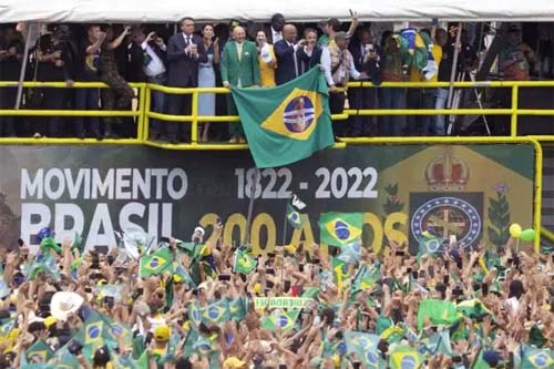 TSE multa Bolsonaro em R$ 55 mil e manda comprovar gastos com Bicentenário