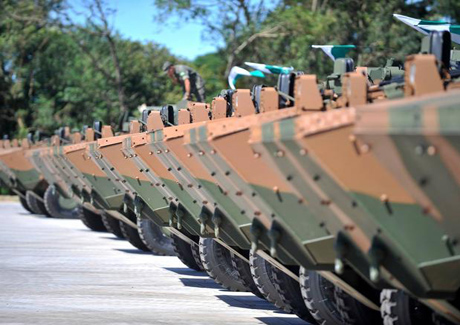 Exército recebe 1º lote de 13 unidades de seu novo blindado