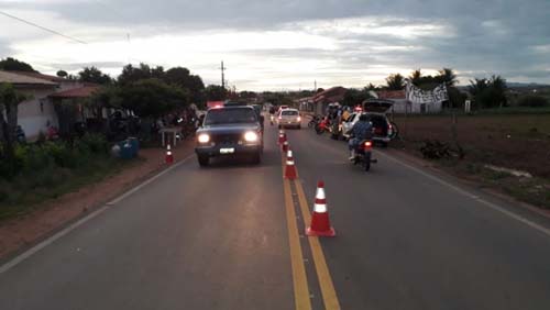 BPRv flagra 54 motociclistas sem capacete e 38 condutores inabilitados