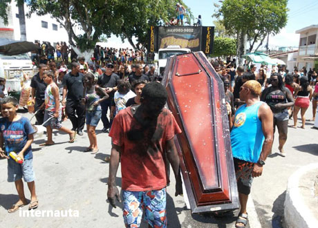 Blocos do Caixão e do Cuscuz em Murici e Capadócia em São José da Laje fazem o carnaval na Zona da Mata alagoana