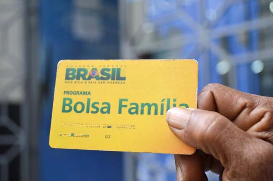 Casal tenta pagar motel com cartão do Bolsa Família no Paraná