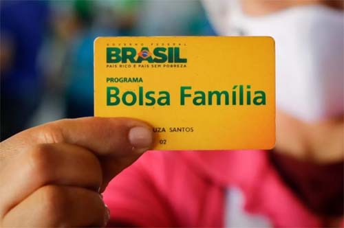 Bolsa Família paga valor extra nesta 2ª feira e benefício é o maior da história