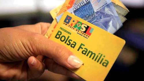 Governo define valores de benefícios do novo Auxílio Brasil
