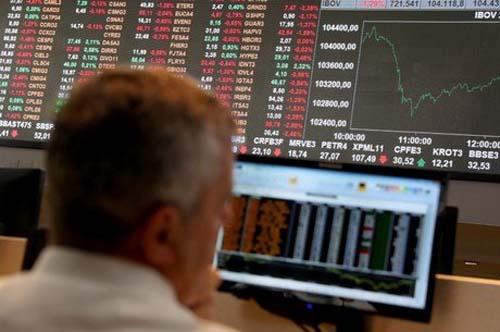 Ibovespa salta quase 4% pelo 2º dia seguido e recupera os 80 mil pontos