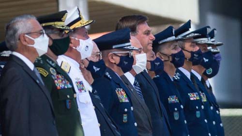 Militares planejam se manter no poder 'com ou sem Bolsonaro', diz coronel da reserva