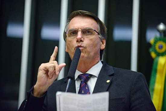PGR denuncia Jair Bolsonaro por racismo