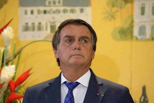Bolsonaro fala em ditadura e anuncia que nos próximos dias 
