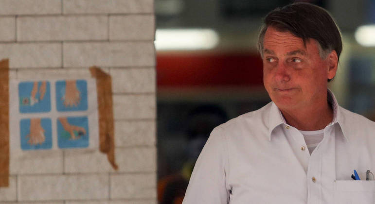 Bolsonaro: 'Não pode aplicar qualquer coisa no povo'