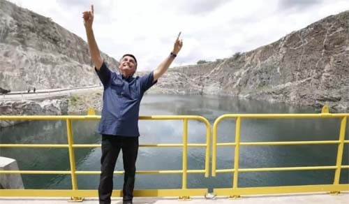 PT já não sabe como deter subida do presidente