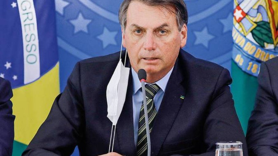Torres pede à PF investigação de revista por comparação de Bolsonaro a Hitler