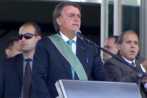 Bolsonaro diz que Forças Armadas não dão recado e sabem o que é melhor