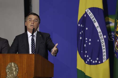 Bolsonaro sugere usar dividendos da Petrobras em fundo para segurar combustíveis