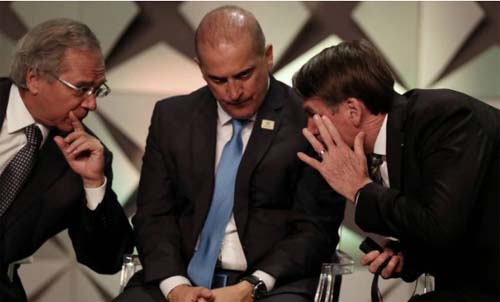 Bolsonaro exibe autonomia de Guedes a grupo de investidores