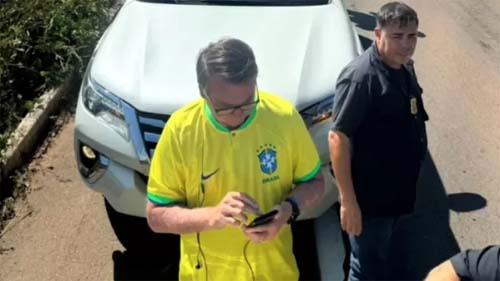 Bolsonaro fica 'preso' em protesto contra ele em rodovia do Pará