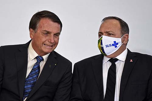 Politização da vacina desinforma e prejudica o combate ao coronavírus