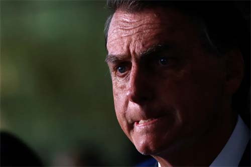 Bolsonaro diz que Caixa Econômica vai perdoar dívidas