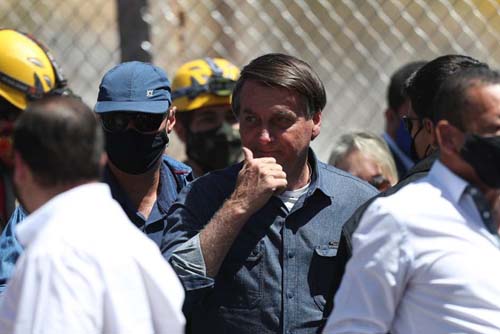 Bolsonaro anunciará prorrogação do auxílio na 3ª-feira