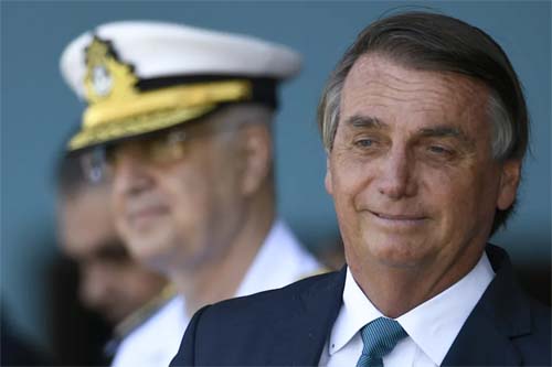 Reprovação de Bolsonaro cai entre quem recebeu auxílio