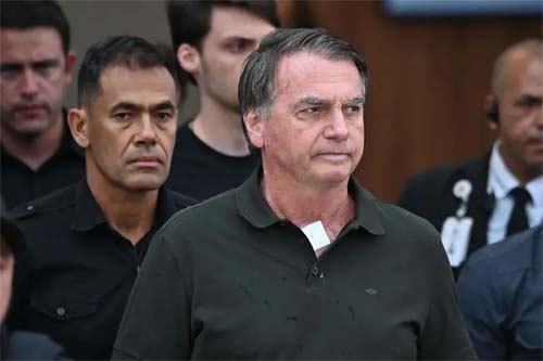 Jair Bolsonaro é readmitido na prisão após avaliação médica por queda inesperada