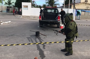 Bope é acionado para conter bomba caseira na frente do HGE, em Maceió