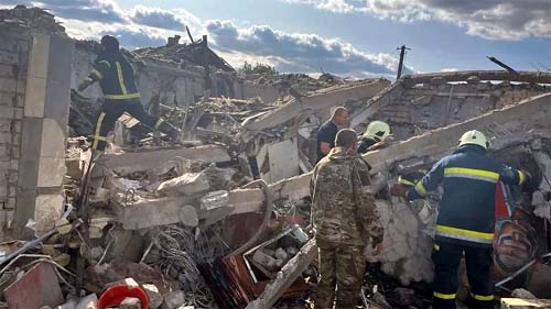 Guerra: bombardeio russo mata 49 pessoas na Ucrânia