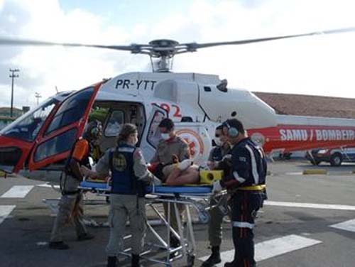 Após tentativa de homicídio, homem é transferido por socorro aéreo para HGE