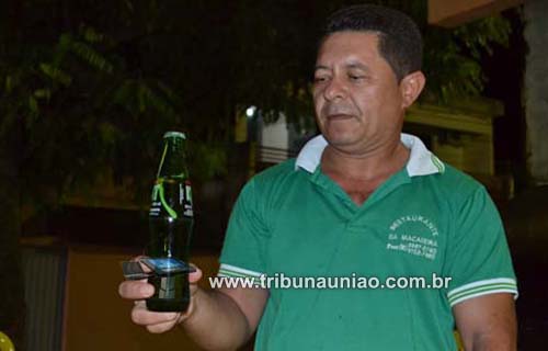 Comerciante de União dos Palmares encontra objeto estranho dentro de garrafa de refrigerante