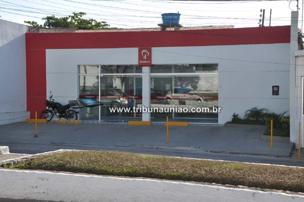 Tentativa de assalto ao Bradesco de Murici deixa saldo de três mortos e dois acusados presos