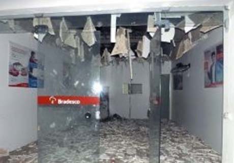 Quadrilha explode posto de atendimento do Bradesco no Sertão alagoano