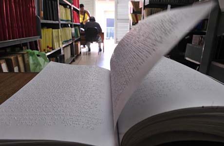 No Dia Nacional do Cego, fundação lança site para promover leitura inclusiva