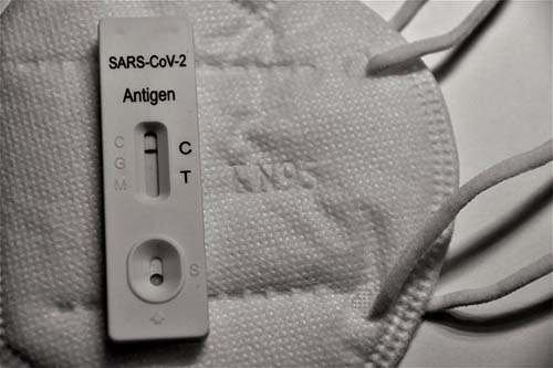 Entenda os dados: números semanais indicam que a covid voltou a crescer no Brasil