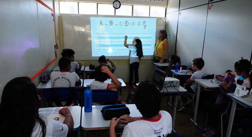 Governo investirá R$ 3,5 bilhões em internet para educação