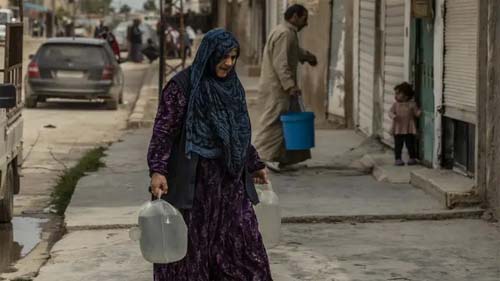 Após casar com membro do Estado Islâmico, brasileira está presa em campo de refugiados na Síria