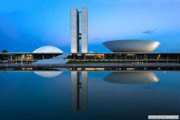 Eleições municipais devem provocar corre-corre de votações no Congresso