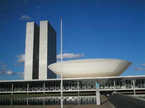 Projetos sobre combustíveis devem tramitar rápido no Senado