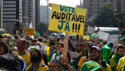 Capitais brasileiras têm atos pró-Bolsonaro e a favor do voto impresso