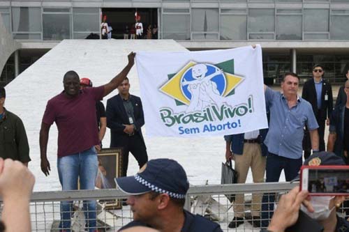 Ainda sem força para mudar a lei, governo reforça agenda antiaborto