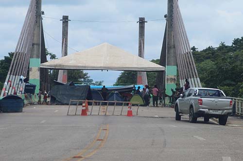 União pede desobstrução de ponte na fronteira com o Peru; novo conflito é iminente