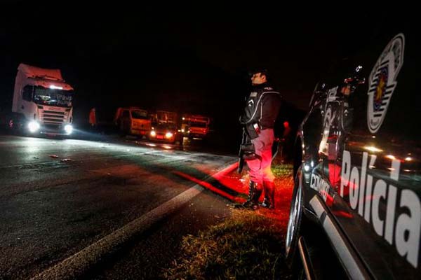 Polícias em crise no Brasil: Tensão entre policiais e governos cresce em 10 estados