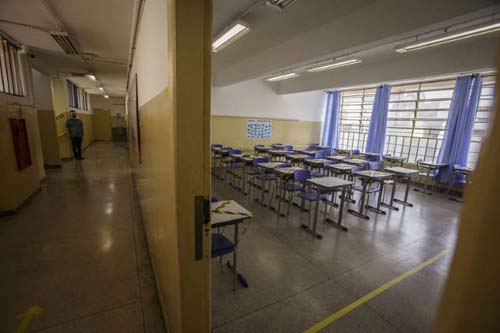 Entre o receio da doença e o apoio aos alunos. Volta não tem consenso entre professores