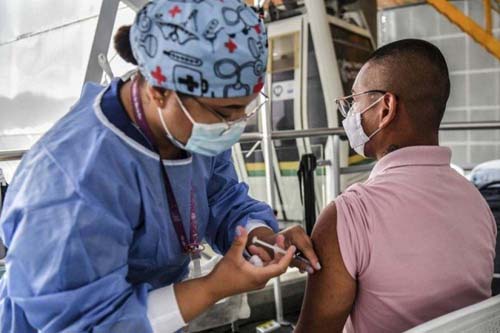 Brasil alcança marca de 100 milhões de totalmente imunizados contra covid