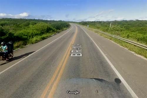 Duplo capotamento é causado por ultrapassagem indevida e deixa quatro feridos na BR-104, em Murici