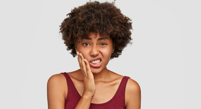 Tensão causada pela pandemia fez aumentar os casos de bruxismo